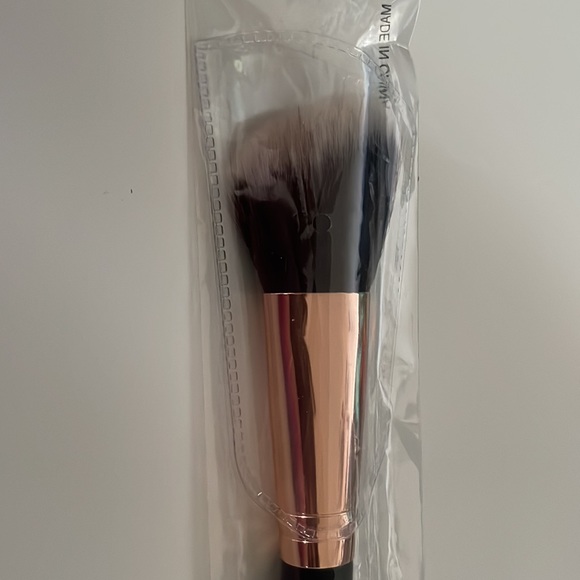 Shaina B Contour makeup Brush - Picture 2 of 6